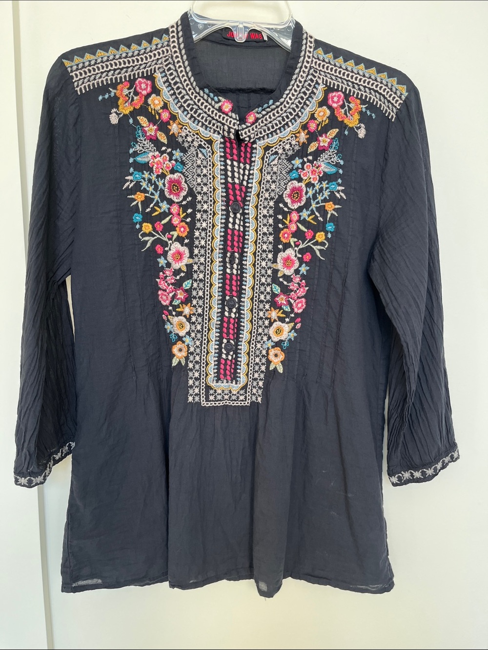Johnny Was XS Extra Small Embroidered Black Boho Tunic Top Floral Cotton